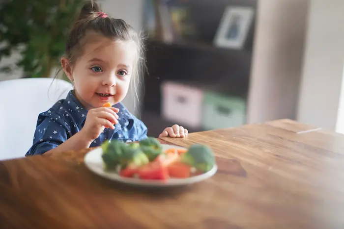 Clarifying roles reduces mealtime stress—you provide, they decide