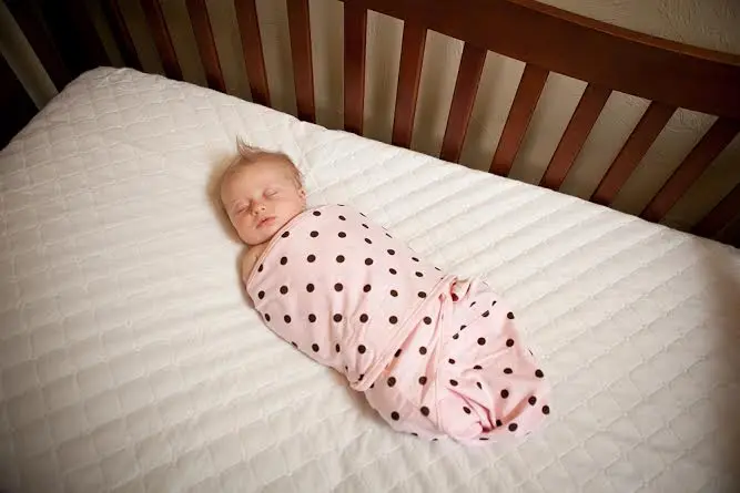 safe sleep environment infant crib